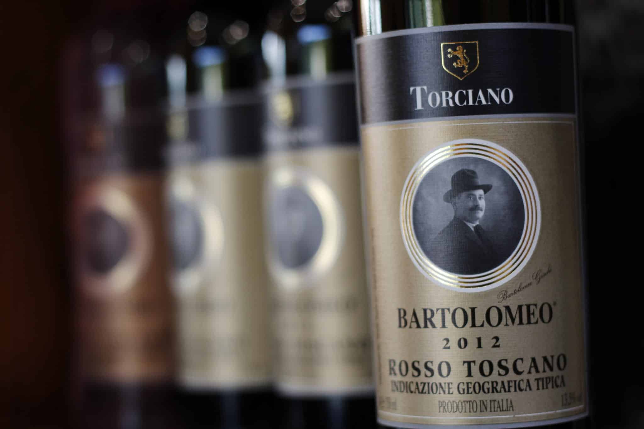 Calici di vino pronti a Tenuta Torciano