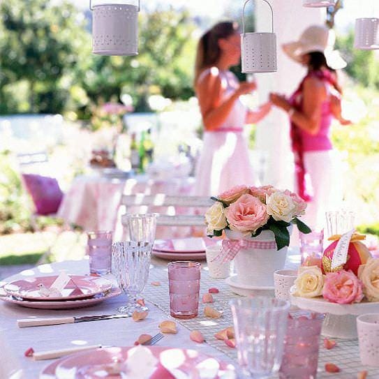 romantic table with roses