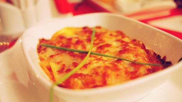 Lasagna appena sfornata