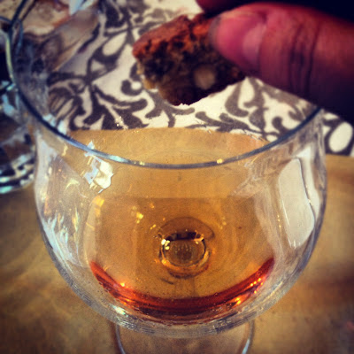 Vin Beato e cantuccini toscani