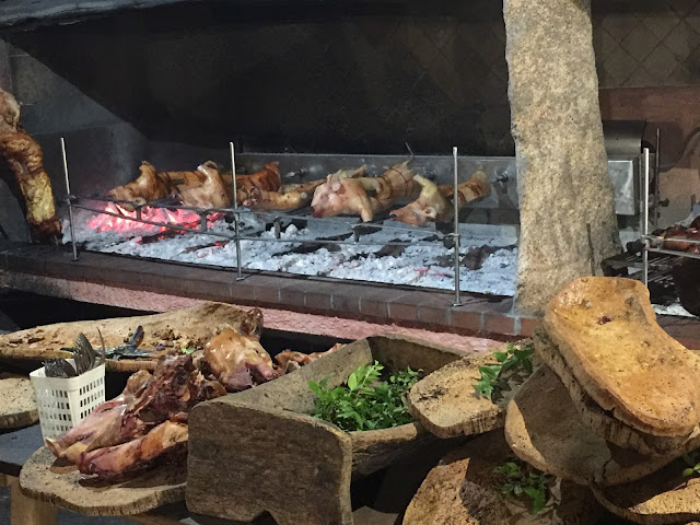 Porchetto sardo allo spiedo
