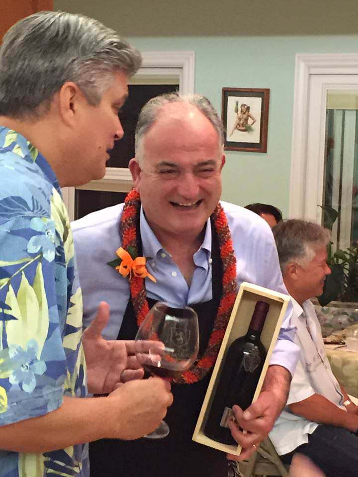 Amici alle Hawaii durante la degustazione Torciano