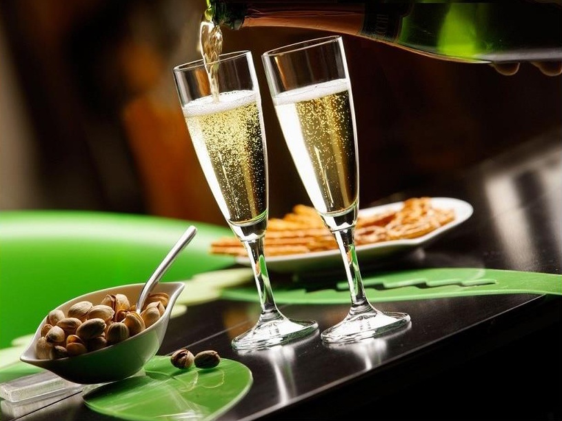 8 things you don’t know about Prosecco, the most loved bubble in the world!