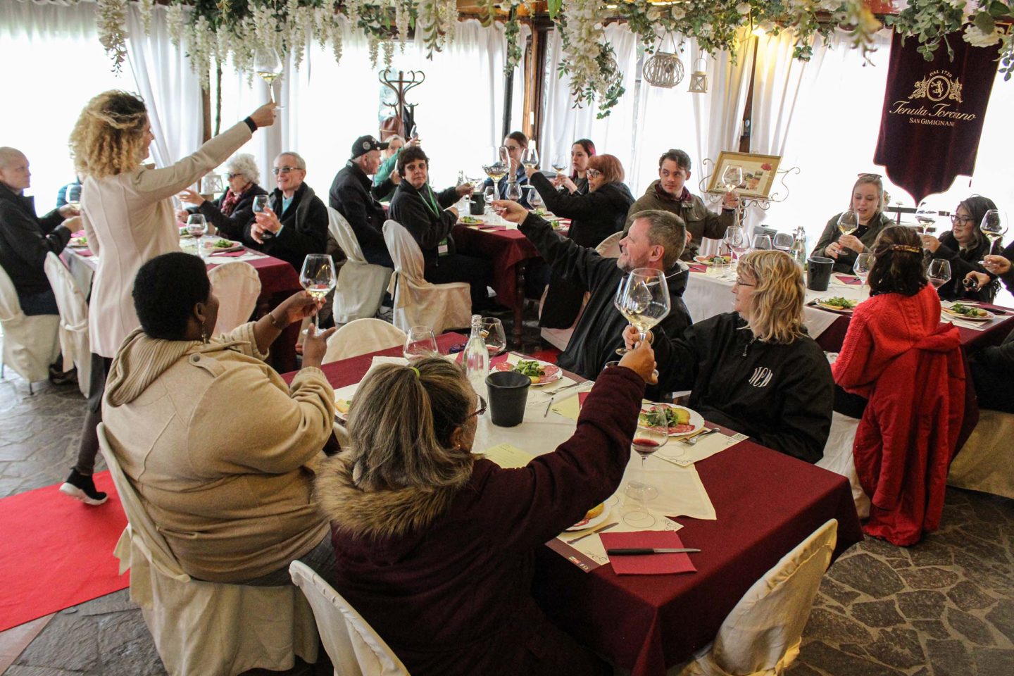 Spring is coming: enjoy a Lunch and Wine Tasting in our conservatory garden!